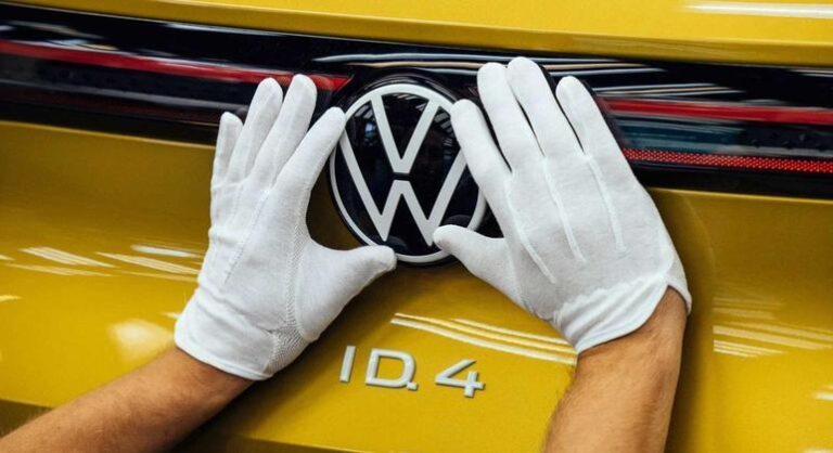 Volkswagen suspende